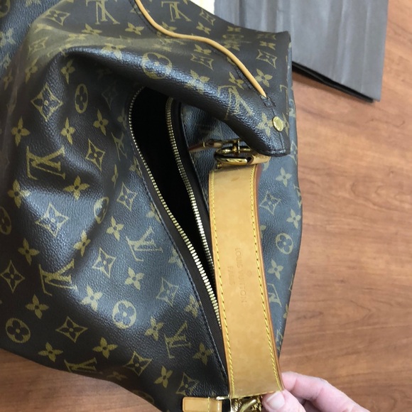 Louis Vuitton Bag - Picture 5 of 9